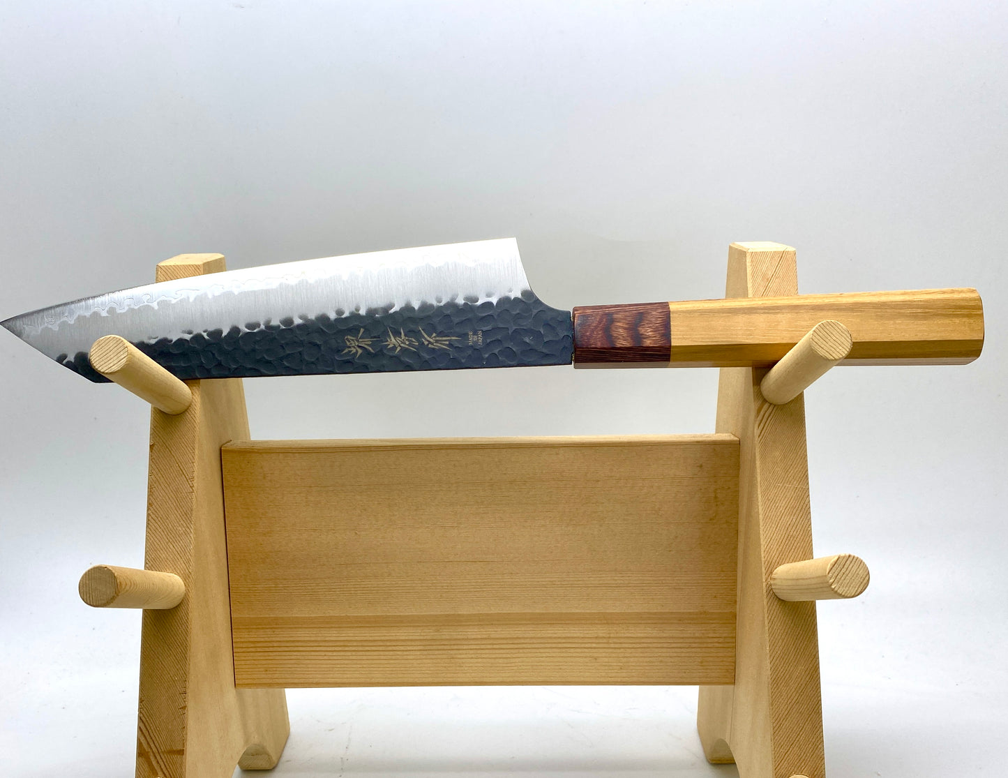 "Sakai Takayuki " Aogami Super Wa Gyutou Ken-gata 190mm
