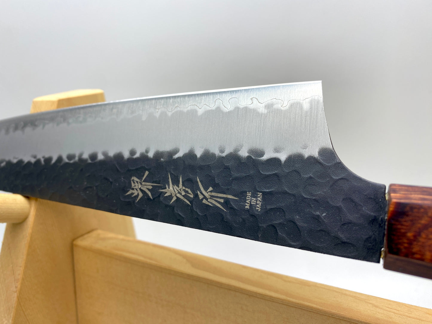 "Sakai Takayuki " Aogami Super Wa Gyutou Ken-gata 190mm