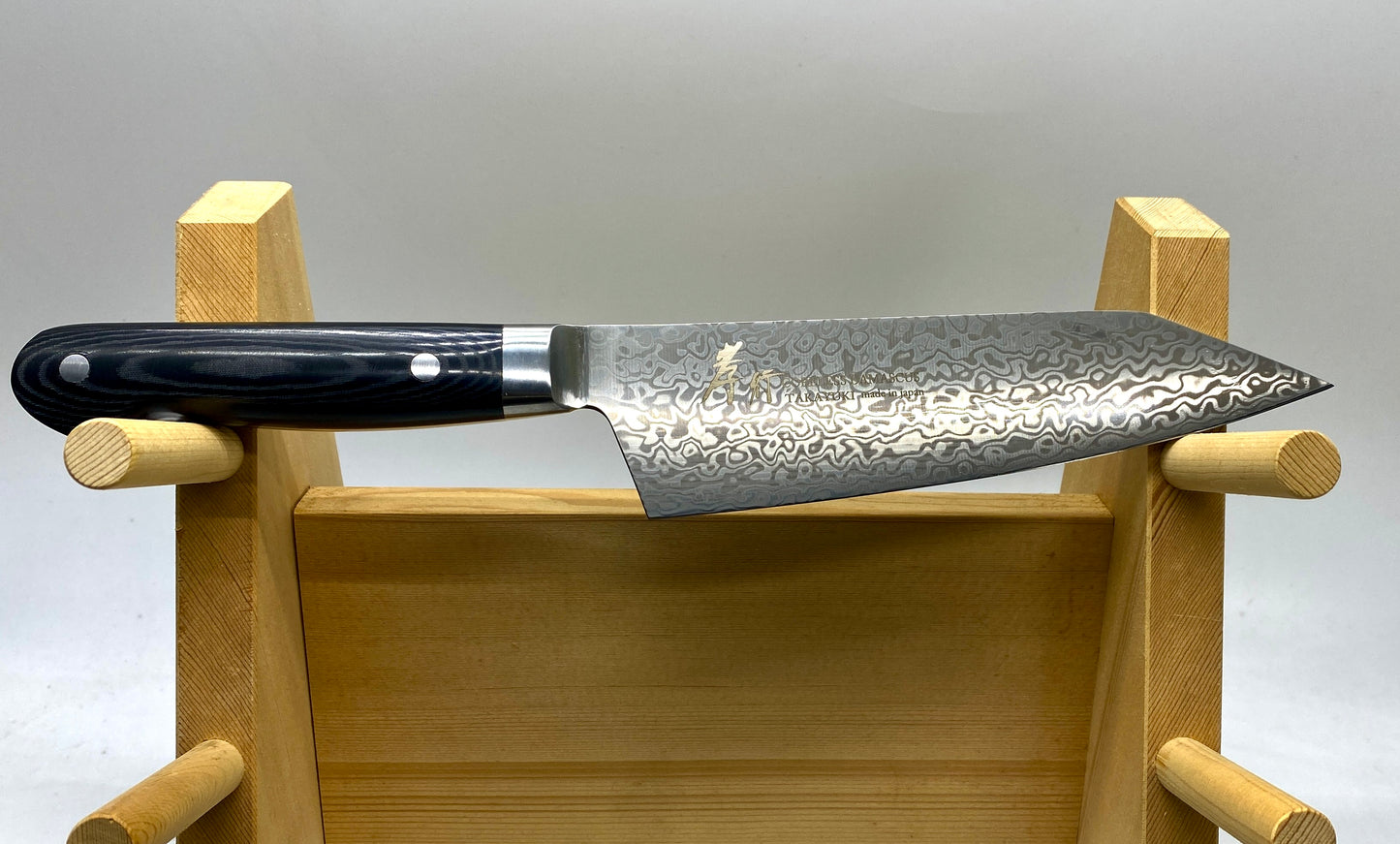 Sakai Takayuki coreless "Kensaki Santoku" 160mm