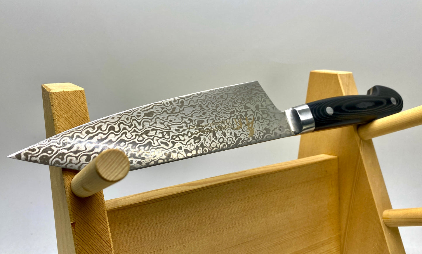 Sakai Takayuki coreless "Kensaki Santoku" 160mm