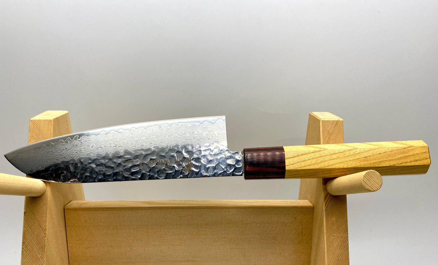 Sakai Takayuki Damascuss33 Wa-Santoku "Japanese style" 170mm